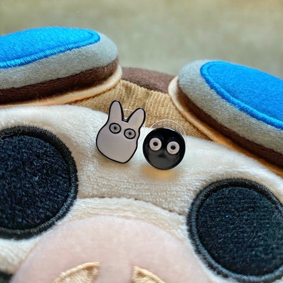 Studio Ghibli My Neighbor Totoro Soot Sprite Forest Spirit Post Earrings Set - Picture 6 of 7